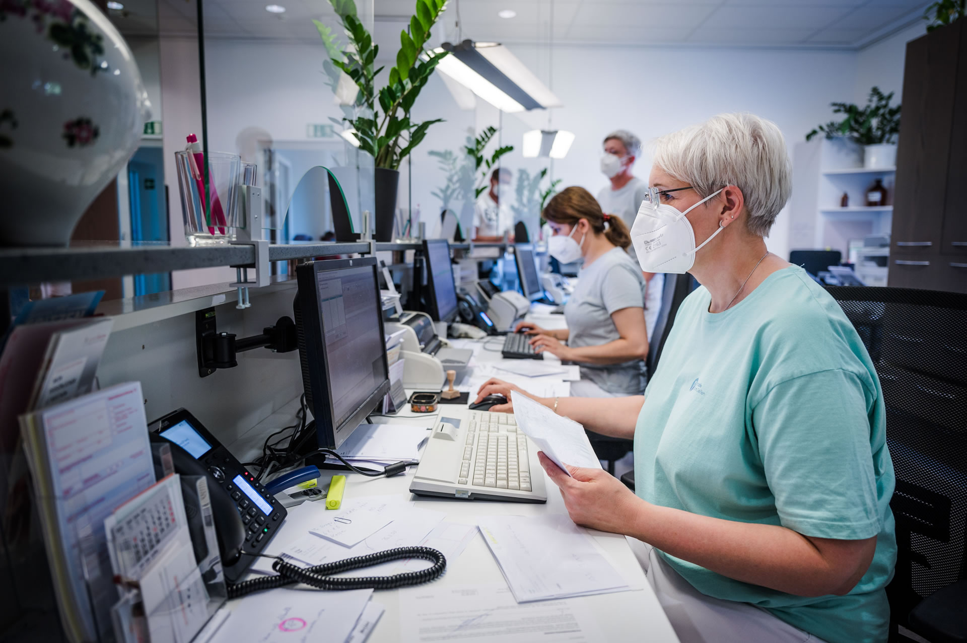 Unsere Mitarbeiterinnen an der Anmeldung